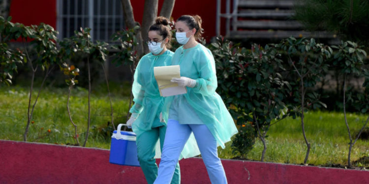 COVIDI NE SHQIPERI/ Shifrat mbeten të larta, 531 raste të reja dhe 5 jetë të humbura