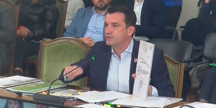 DEBATI/ Veliaj-Tabakut: Kontraktori i Sami Frashërit është dhe kontraktori i vilës tënde ne Lalëz