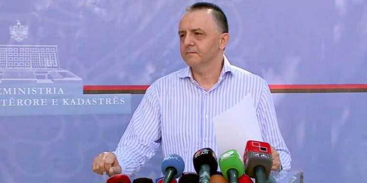 DIGJITALIZIMI I DOKUMENTAVE/ Lame: Në Kadastër do të punësohen 230 të rinj