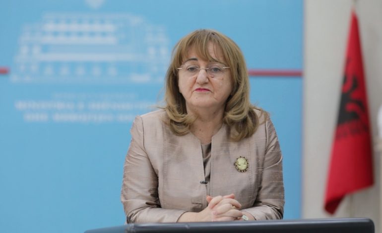 “JANË SHTUAR…”/ Rakacolli: Masat anti-COVID ndryshojnë kur numri i infektimeve të jetë stabël për dy javë rresht