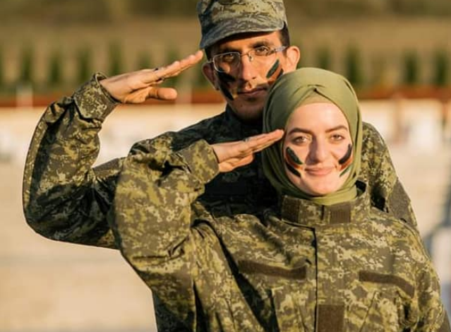 E RRALLE/ Historia e vajzës nga Kosova që refuzoi fustanin e bardhë, për t’u martuar me uniformën e UÇK-së