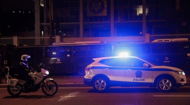 ATENAT SHQIPTARIT NË GREQI/ I riu qëllohet me armë jashtë klubit të natës pas sherrit mes dy grupesh