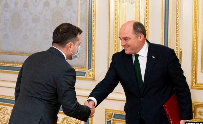 TENSIONET/ Britania paralajmëron sërish Vladimir Putinin: Mos e pushtoni Ukrainën, po gaboni!