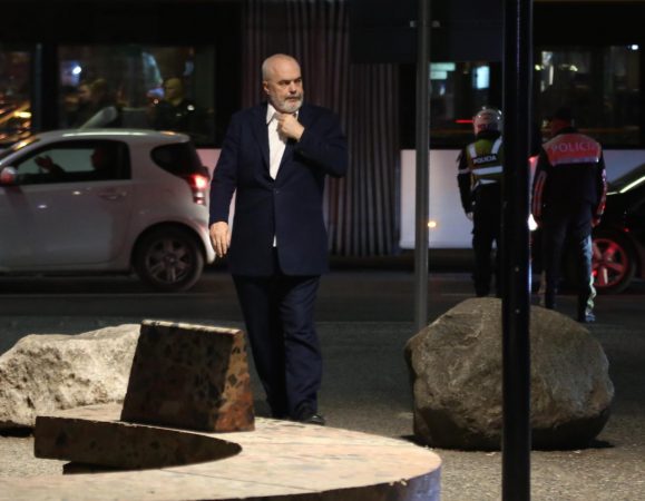 NIS MBLEDHJA E KRYESISË SË PS/ Fushata e zgjedhjeve të 6 marsit në fokus të diskutimeve