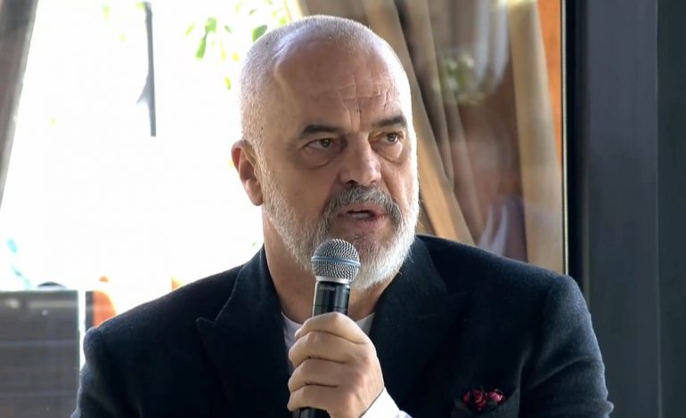 “MOS I RE NGA RRUGA TJETËR…”/ Rama batuta me Bushatin në Peshkopi: Më tha njëri çfarë na bëre, na vjen Saliu…