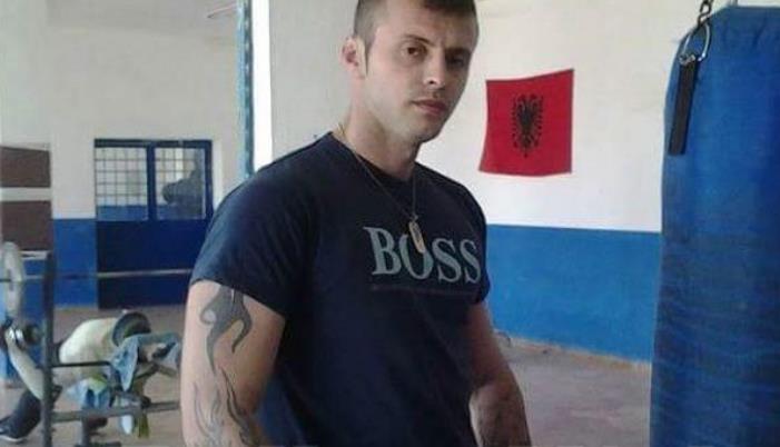 NGJARJA NE LEZHE/ I riu u qëllua me plumb në kokë pas debatit me familjarët, konflikti ndodhi në verandën e banesës