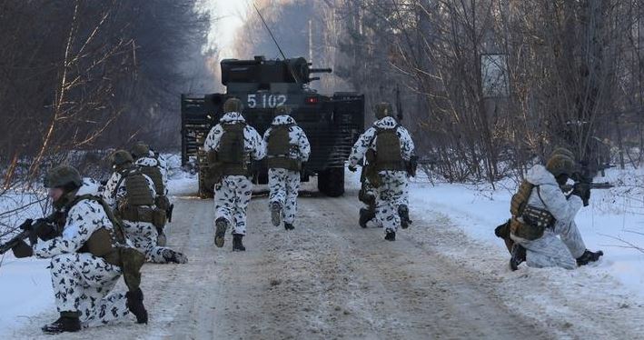 “SHTETASIT SHQIPTARE TE LARGOHEN NGA UKRAINA”/ Zv.ministrja e Jashtme: Nuk bëhet fjalë për evakuim, por…