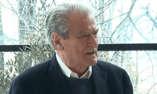 NUK NDALET! Berisha SULMON sërish ambasadoren Kim: Thirrjet e gurvenatores dëmtojnë parimet…