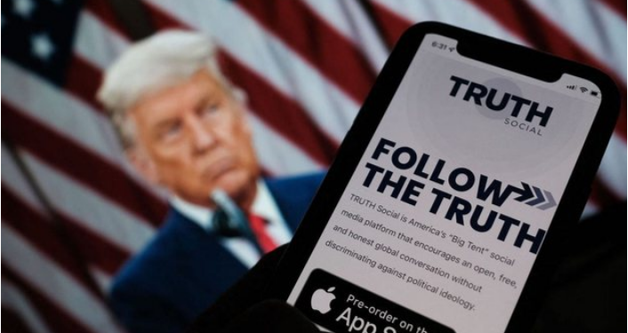 “BËHUNI GATI”/ U bllokua në Twitter, ish-presidenti Trump rikthehet në rrjetet sociale