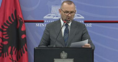 MARTESAT PËR LETRA ANGLEZE/ Manja depoziton kallëzim në prokurori