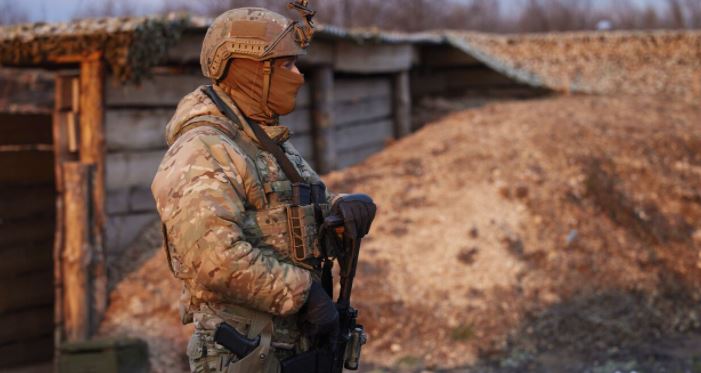 TENSIONET/ Vritet një ushtar ukrainas nga bombardimet e separatistëve pro-rusë
