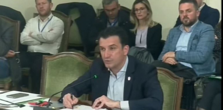 IRONIZON TABAKUN/ Veliaj: U bëmë Korado Katani e Silvia Konte dhe këtu. Ju fitoni zgjedhjet nëse…