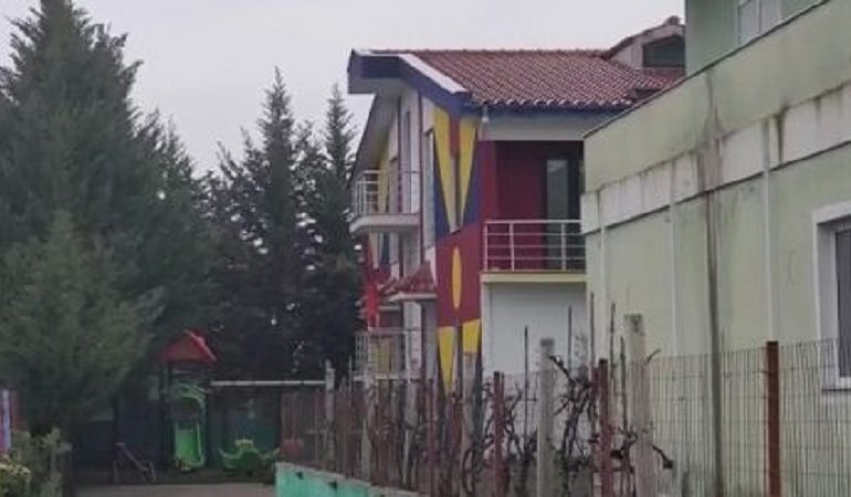 E FUNDIT/ Ministria e Arsimit mbyll kopshtin ku gjeti vdekjen fëmija 3-vjeçar