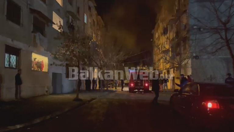E RËNDË NË ELBASAN/ Përfshihet nga flakët banesa, shkak dyshohet një ngrohëse