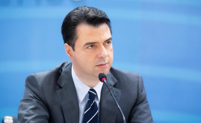 PAS DORËHEQJES/ Basha hap zyrë shumë pranë selisë së PD, takim me demokratët