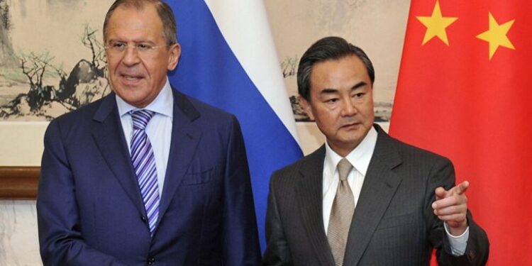 TAKIMI ME LAVROV/ Ministri kinez: Pekini dhe Moska kanë vendosur të forcojnë marrëdhënit