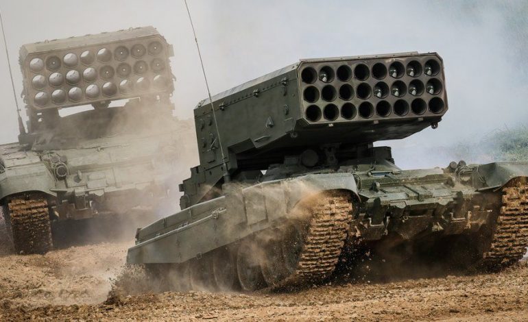 E AFTË PËR TË BLLOKUAR AJRIN DHE THËRMUAR…/ Ja momenti kur Rusia lëshon mbi Ukrainë një sërë raketash termobarike