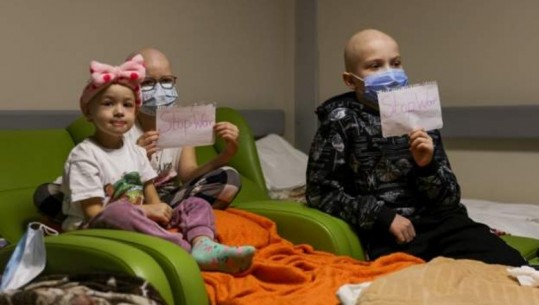 PAMJET E TRISHTA/ Bodrumi i spitalit të Kievit, repart i improvizuar pediatrik! Të shtruar edhe fëmijë me kancer