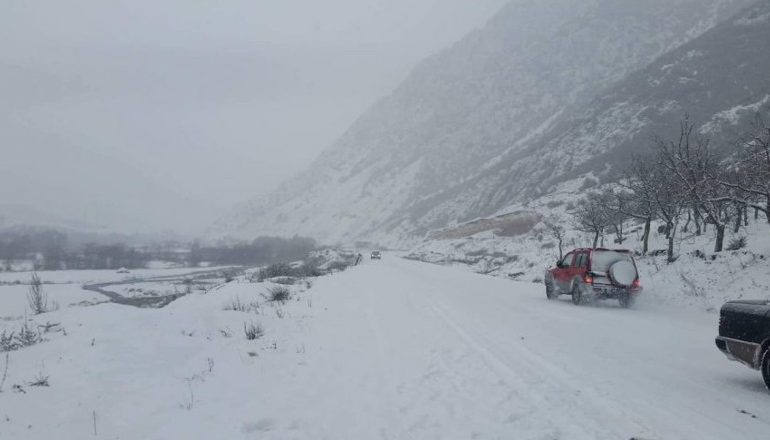 NESËR ZGJEDHJET E PJESSHME VENDORE/ Moti i keq mund të vështirësojë votimin në fshatrat e Dibrës