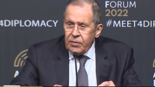 BOMBARDIMET RUSE NË SPITALIN NË MARIUPOL/ Lavrov: Ishte kthyer në bazë për ushtrinë ukrainase, gratë i kishin larguar