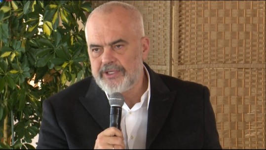 TAKIM ME BIZNESIN E VOGËL NË DURRËS/ Rama: Ata që nxisin protestat e dinë se krizën e solli lufta, kjo e bën…