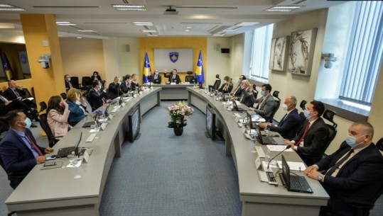 KOSOVA VENDOS SAKSIONE TË REJA NDAJ RUSISË/ Kurti: Qëndrojmë në linjë me aleatët ndërkombëtarë