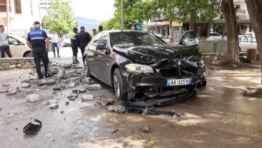 ISHIN NË ARREST SHTËPIE/ Të rinjtë dalin zbuluar, marrin ‘BMW’ në Korçë dhe bëjnë aksident
