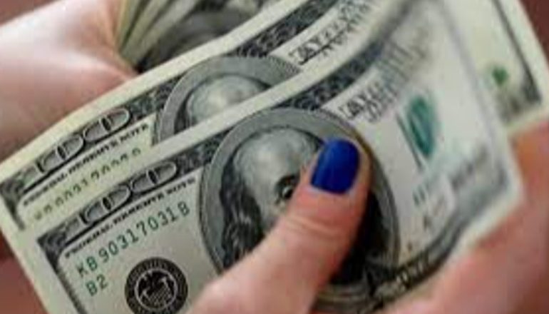 I NDODH E PAPRITURA NË LEZHË/ Afgania denoncon në polici dy shoqet dhe të dashurin e njërës prej tyre: Më kanë vjedhur 10 mijë dollarë…