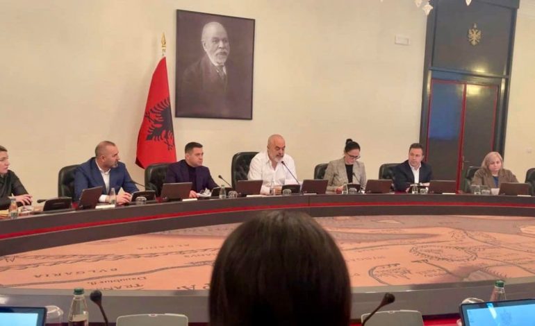 RRITJA E ÇMIMEVE/ Rama mbledh qeverinë: Drejt fundit paketa e Rezistencës Sociale ndaj pasojave të krizës globale…