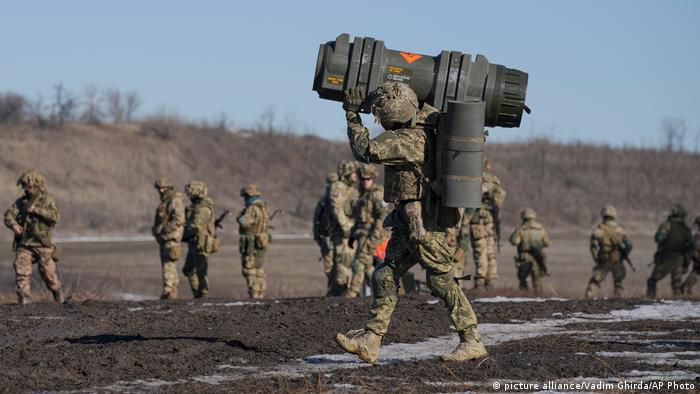 NUK NDALEN RUSËT/ Nisin bombardimet në zonat perëndimore dhe qendrore të Ukrainës, ja çfarë thonë zyrtarët vendas