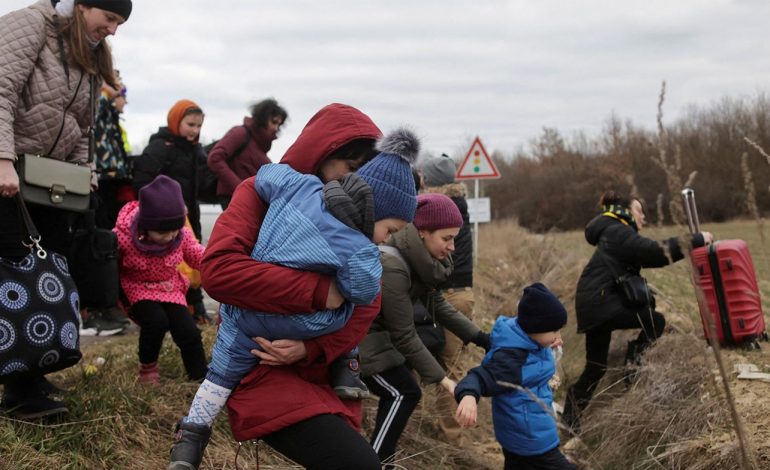 LUFTA/ Kryebashkiaku i Varshavës: Polonia nuk mund të strehojë më refugjatë ukrainas…