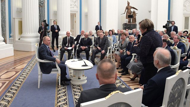 LISTA E ZEZE! Kush janë 23 oligarkët, ministrat, ushtarakët dhe gazetarët rusë, miqtë e Putinit që u shpallën NON GRATA