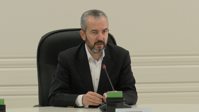 ZGJEDHJET E PJESSHME VENDORE/ Grumbullime te shkolla ku votohet në Durrës, Celibashi nxjerr urdhrin