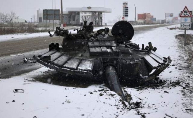 “RUSËT PO KRYEJNË KRIME LUFTE”/ Ushtria ukrainase: Armiqtë janë të demoralizuar