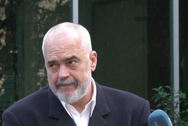 IRONIA e Ramës: Jam shumë i gjatë për të vjedhur paratë nga xhepat tuaj