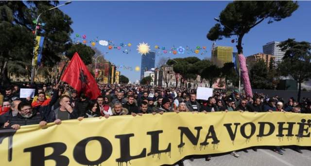 RRITJA E ÇMIMIT TË NAFTËS/ Rikthehen sërish protestat! Ja dita dhe ora kur qytetarët do mblidhen