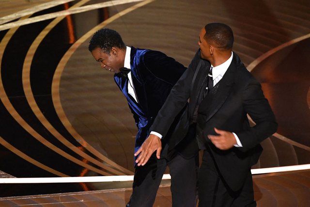 INCIDENTI/ Akademia e Filmit reagon pas shuplakës ndaj komedianit: Will Smith rrezikon çmimin OSCAR