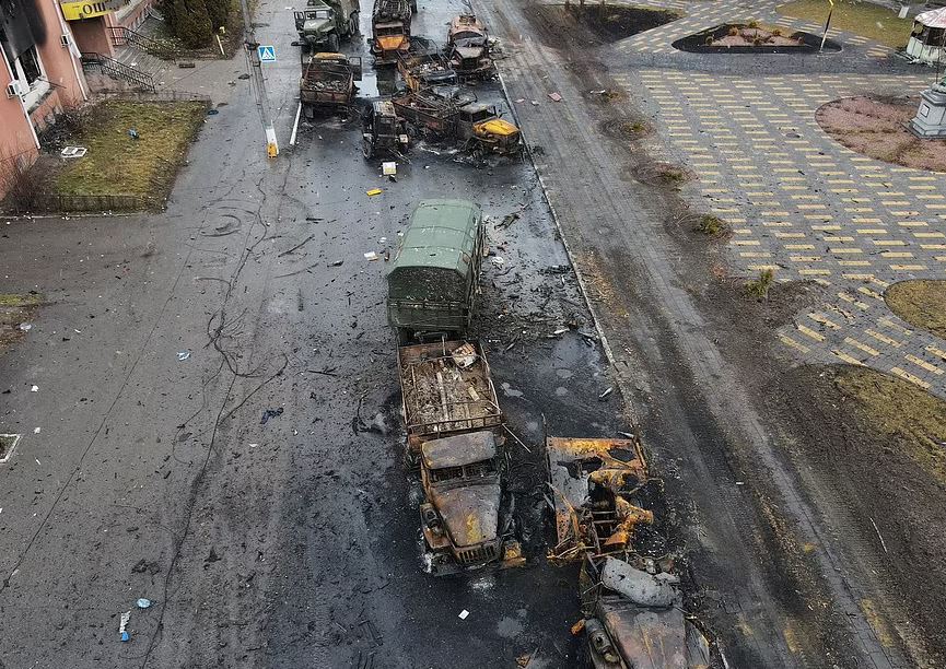BILANCI I LUFTËS/ Ukraina: Shkatërruam 20 automjete të rusëve në bazën ajrore Hostomel