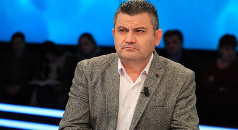 APELI i gazetarit: Protesta duhet shpëtuar nga folklorizmi! Tí kërkosh qeverisë thjesht “ul taksat”, është absurde