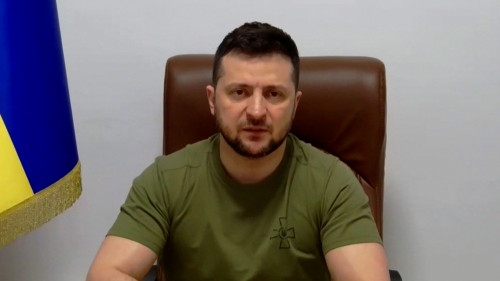 LUFTA NË UKRAINË/ Zelensky nënshkruan ligjin: Ndalohet publikimi i të dhënave për…