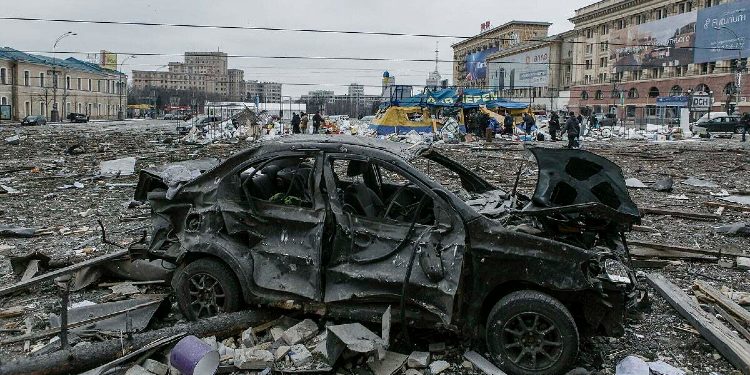 MIJËRA PERSONA TË BLLOKUAR/ Planifikohet hapja e korridoreve të evakuimit nga Mariupoli