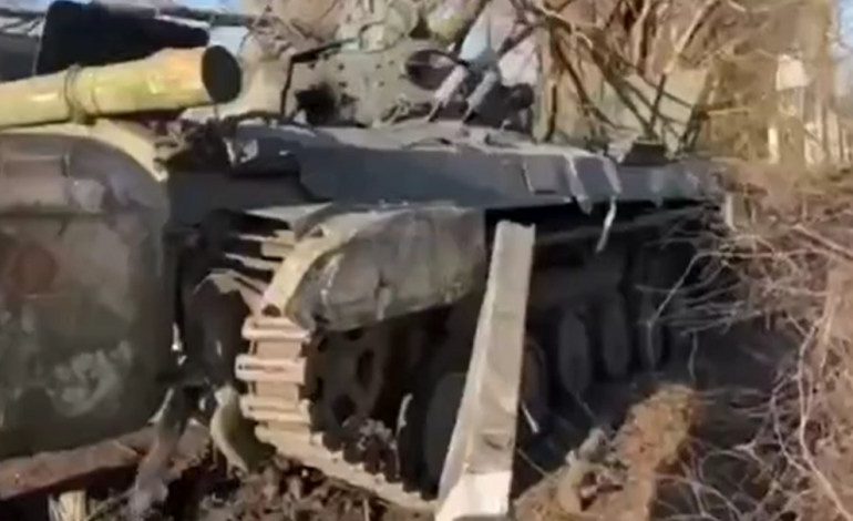 PAMJET/ Tanket ruse “plehërojnë” tokën ukrainase, shkoni çfarë ndodh në terren