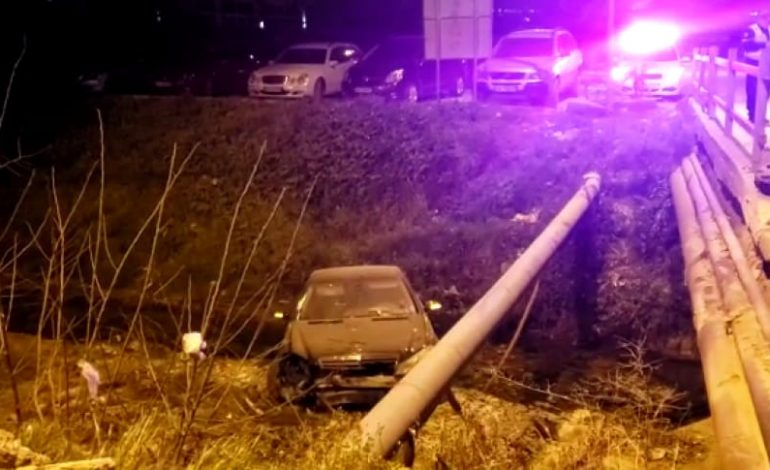 PAMJET/ Aksidentohet me makinë drejtoresha e Kadastrës në Berat, refuzon marrjen e mjekimit në spital