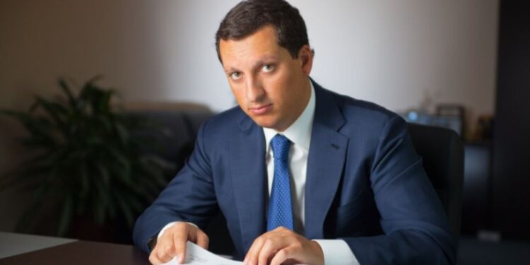 ISH DHËNDRI I PUTIN ARRATISET NGA RUSIA ME VAJZËN E GJENERALIT/ Organizon festën ‘sekrete’ në Dubai