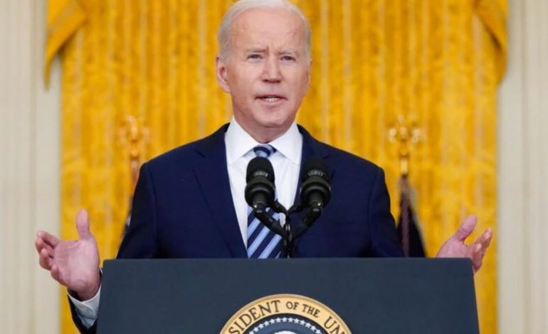 BIDEN NËNSHKRUAN PROJEKTLIGJIN/ Kordohet buxheti rekord në ndihmë të Ukrainës