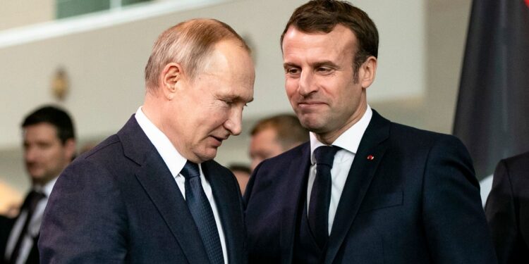 TELEFONATA ME PUTIN/ Macron: Optimist për bisedimet, por s’ka armëpushim të shpejtë. Kushtet e Rusisë…