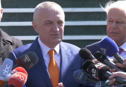 DORËHEQJA E BASHËS/ Meta nuk pranon të komentojë: Pranvera ka lule pafund, 22 Marsi festë…