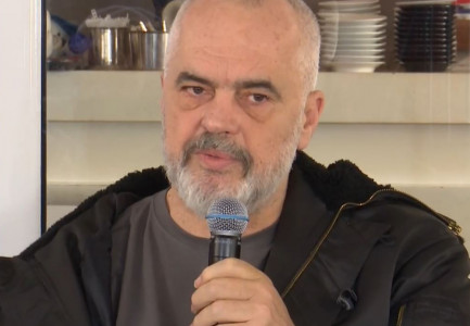 “POPULLI NUK ËSHTË DELE, TË JEP UJË…”/ Rama: Edhe po të zgjasë protesta deri në vitin 2025, taksa e naftës nuk hiqet