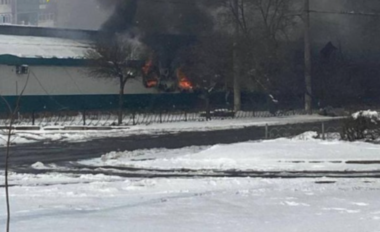 GODITEN SHKOLLA DHE SPITALE/ Humbin jetën 4 persona! Forcat ruse bombardojnë qytetin Rubezhnoye