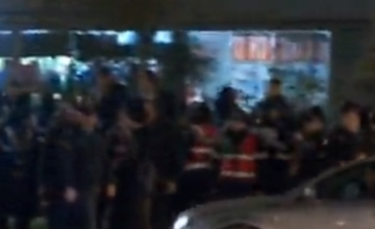 THIRRJE PROTESTUESVE/ Policia: Lironi rrugën dhe shpërndahuni, ndryshe ndërhyjmë në zbatim të ligjit